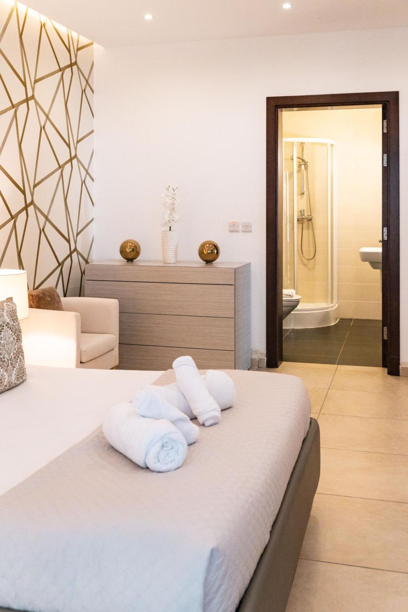 Luxury Seafront 3Br With Pool By Arcobnb Sliema Exterior photo